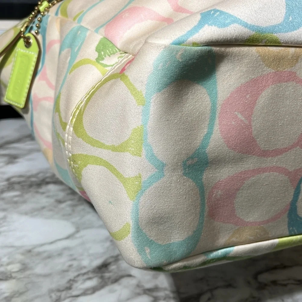 COACH Hampton Vintage Scribbles Handbag/Tote - Picture 9 of 17